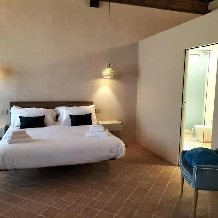 Bed & Breakfast Badia Giulia Prestigious Historical B&b, - Adults Only - No Pets 3*