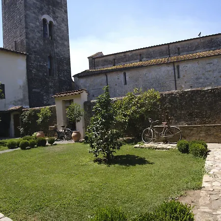 Badia Giulia Prestigious Historical B&b, - Adults Only - No Pets Bed & Breakfast 4*